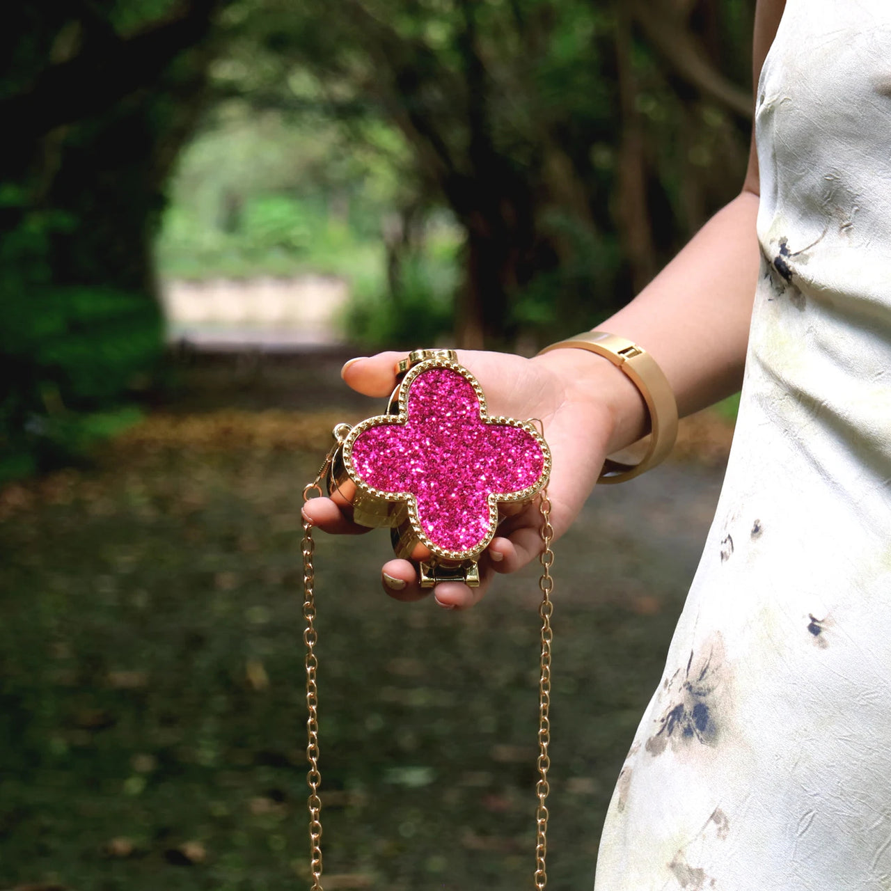 VAN CLEEF CLOVER COIN BAG