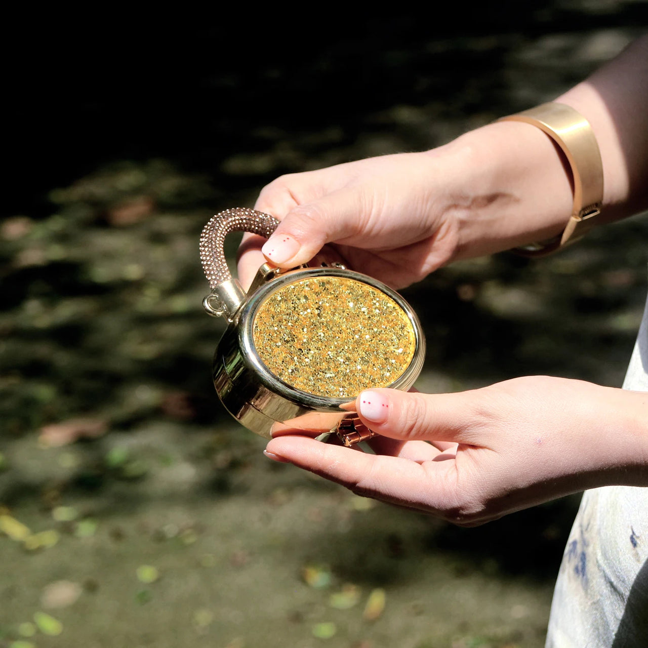 VELENA ROUND COIN BAG