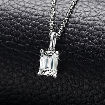 Pendentif en moissanite taille émeraude 1 carat en argent sterling