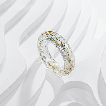 RING AUS GANZEM MOISSANIT UND DIAMANT